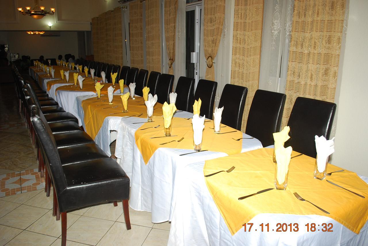 Hotel Vivi Palace Matadi Exterior photo