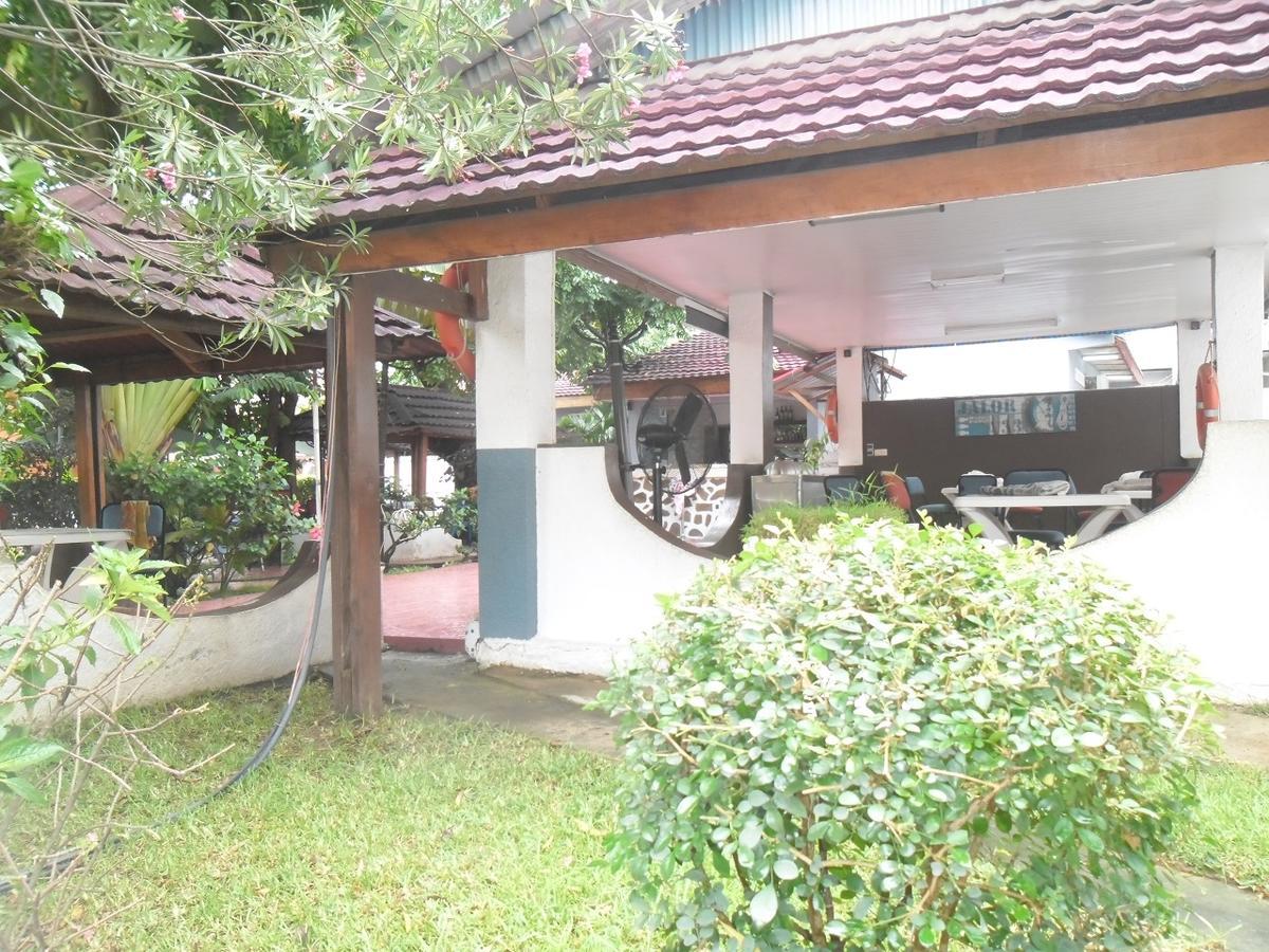 Hotel Vivi Palace Matadi Exterior photo