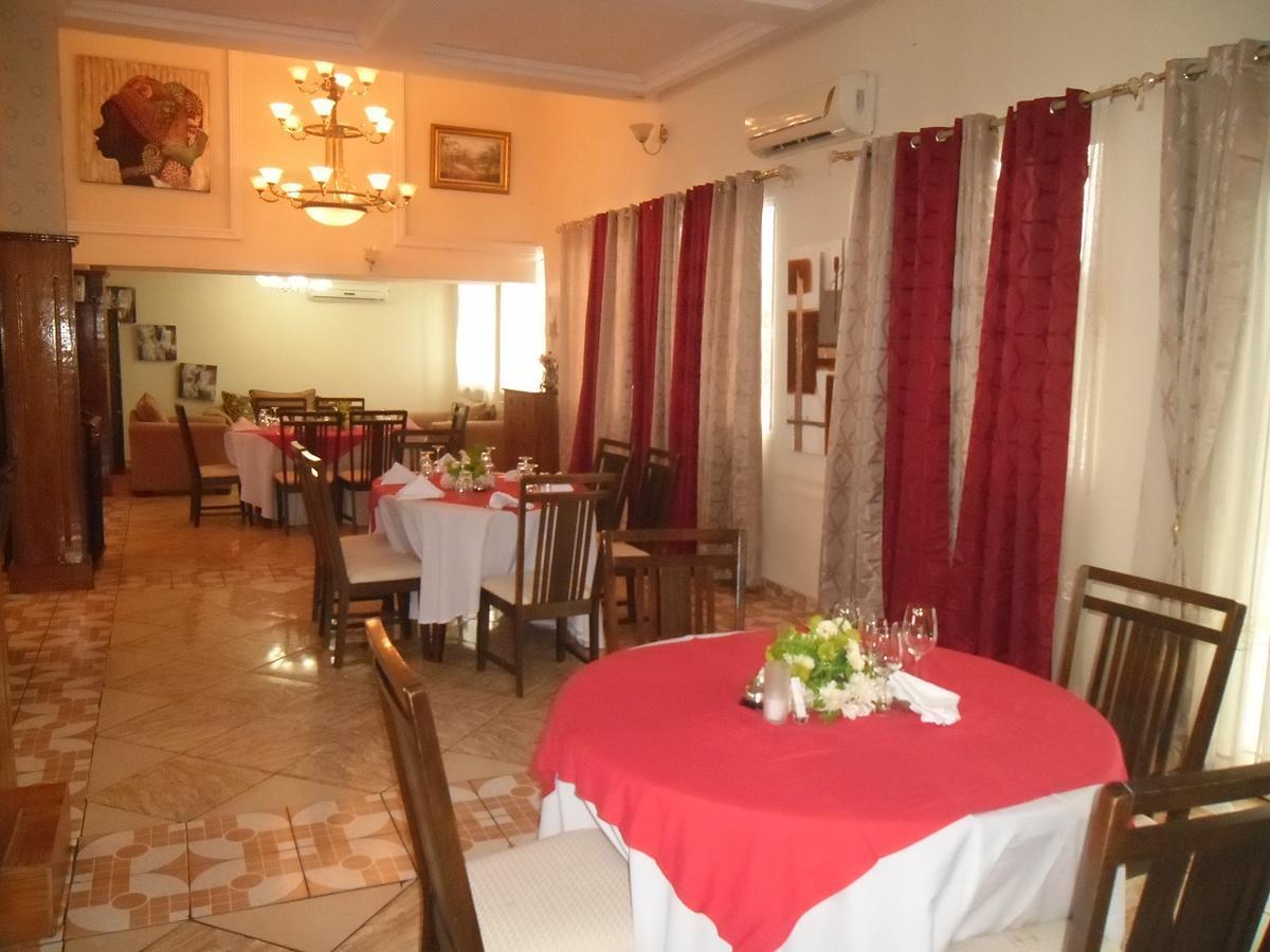 Hotel Vivi Palace Matadi Exterior photo