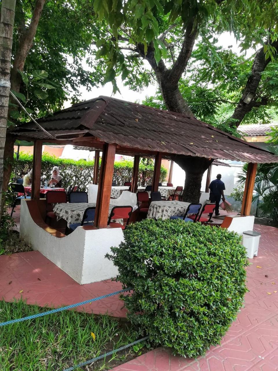 Hotel Vivi Palace Matadi Exterior photo